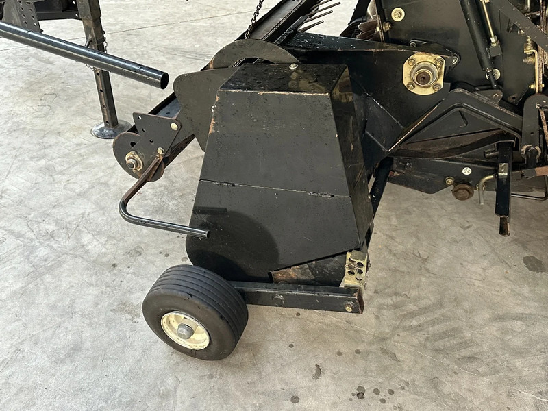 Presse à balles cubiques New Holland BB9060 Cropcutter