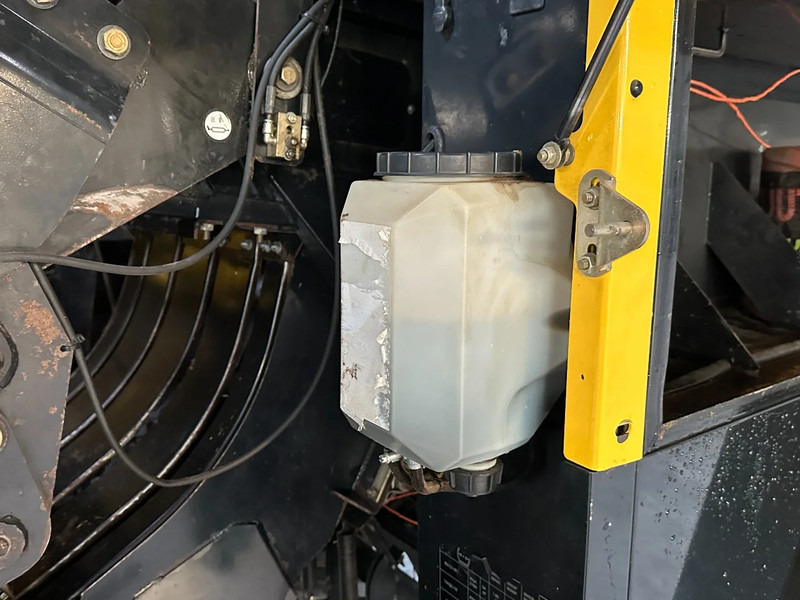 Presse à balles cubiques New Holland BB9060 Cropcutter