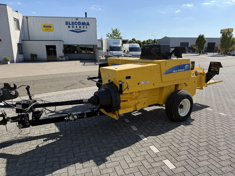 Presse à balles cubiques New Holland BC5060 Mini Balenpers