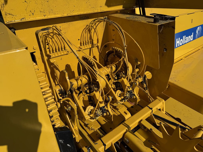 Presse à balles cubiques New Holland BC5060 Mini Balenpers