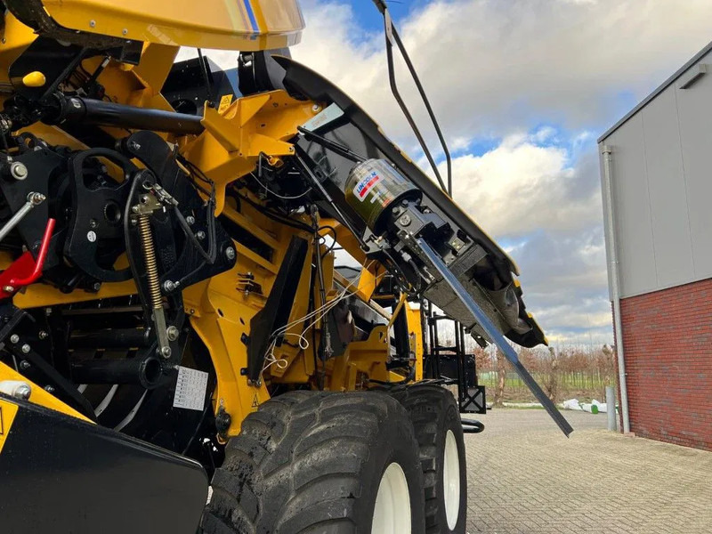 Presse à balles cubiques New Holland Bigbaler 1270 plus
