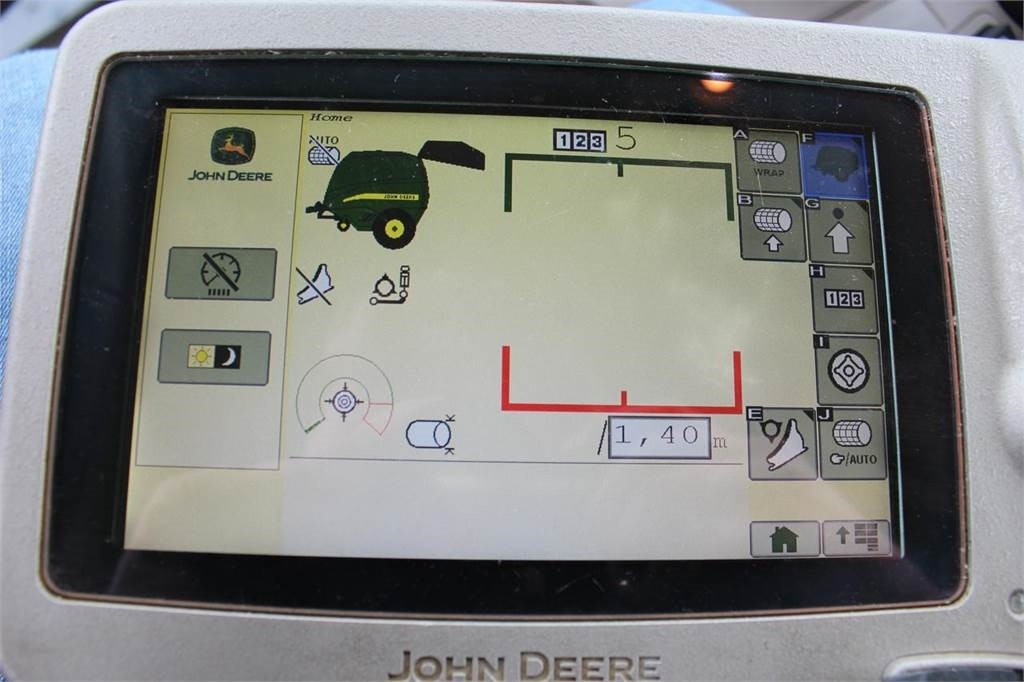 Presse à balles rondes John Deere 990