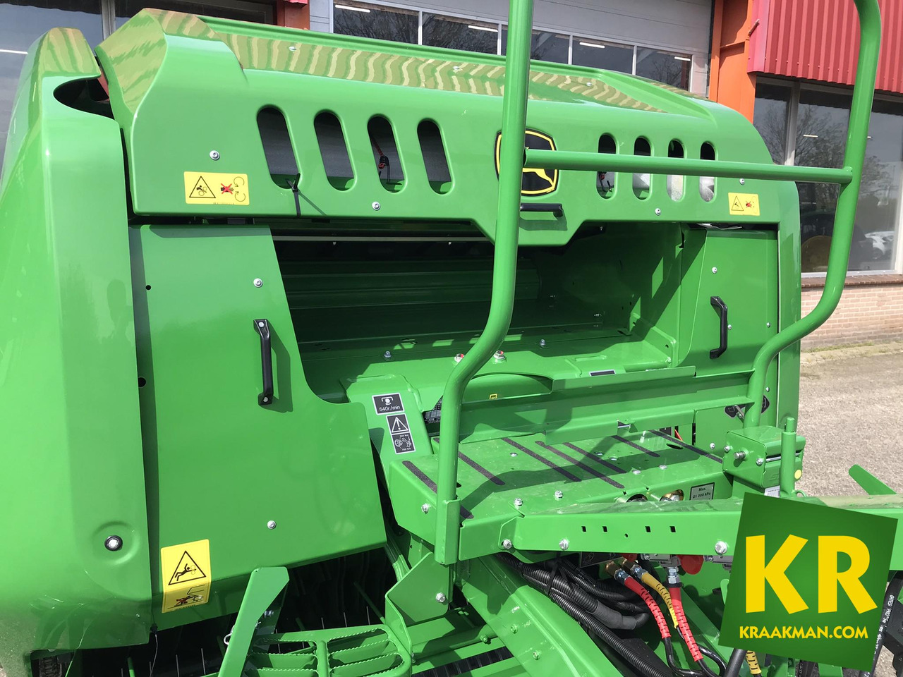 Presse à balles rondes John Deere F441M