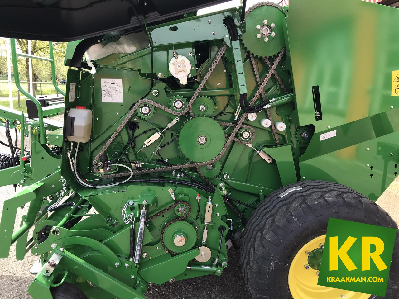 Presse à balles rondes John Deere F441M