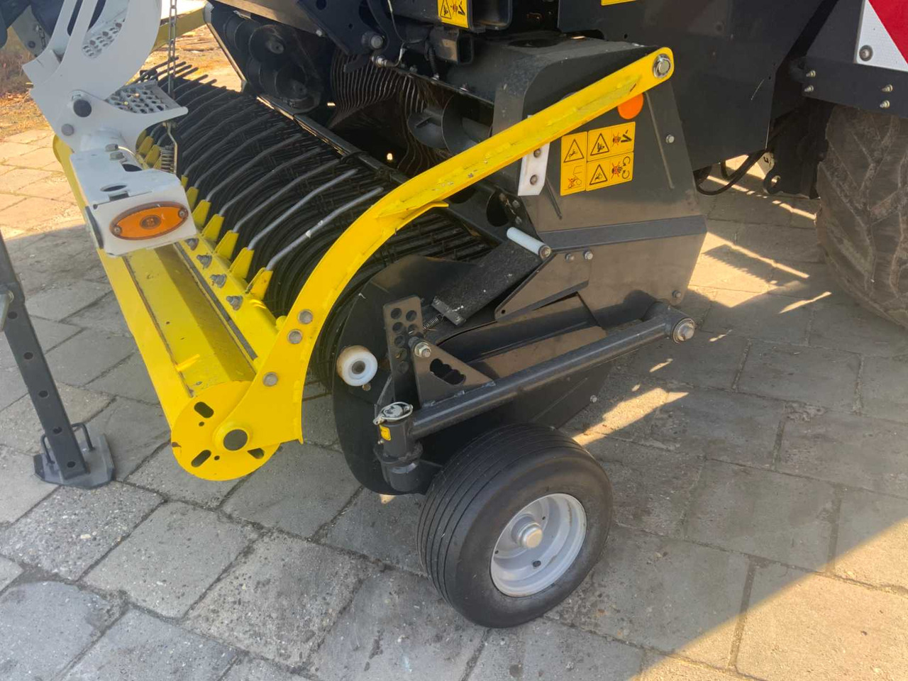 Presse à balles rondes Pöttinger Impress 125FC Pro