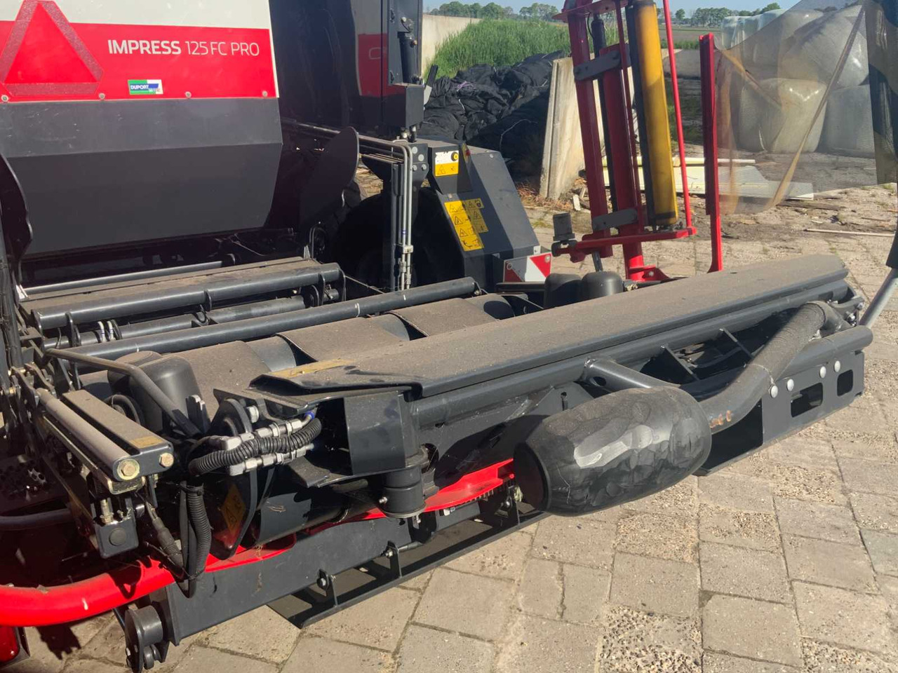 Presse à balles rondes Pöttinger Impress 125FC Pro