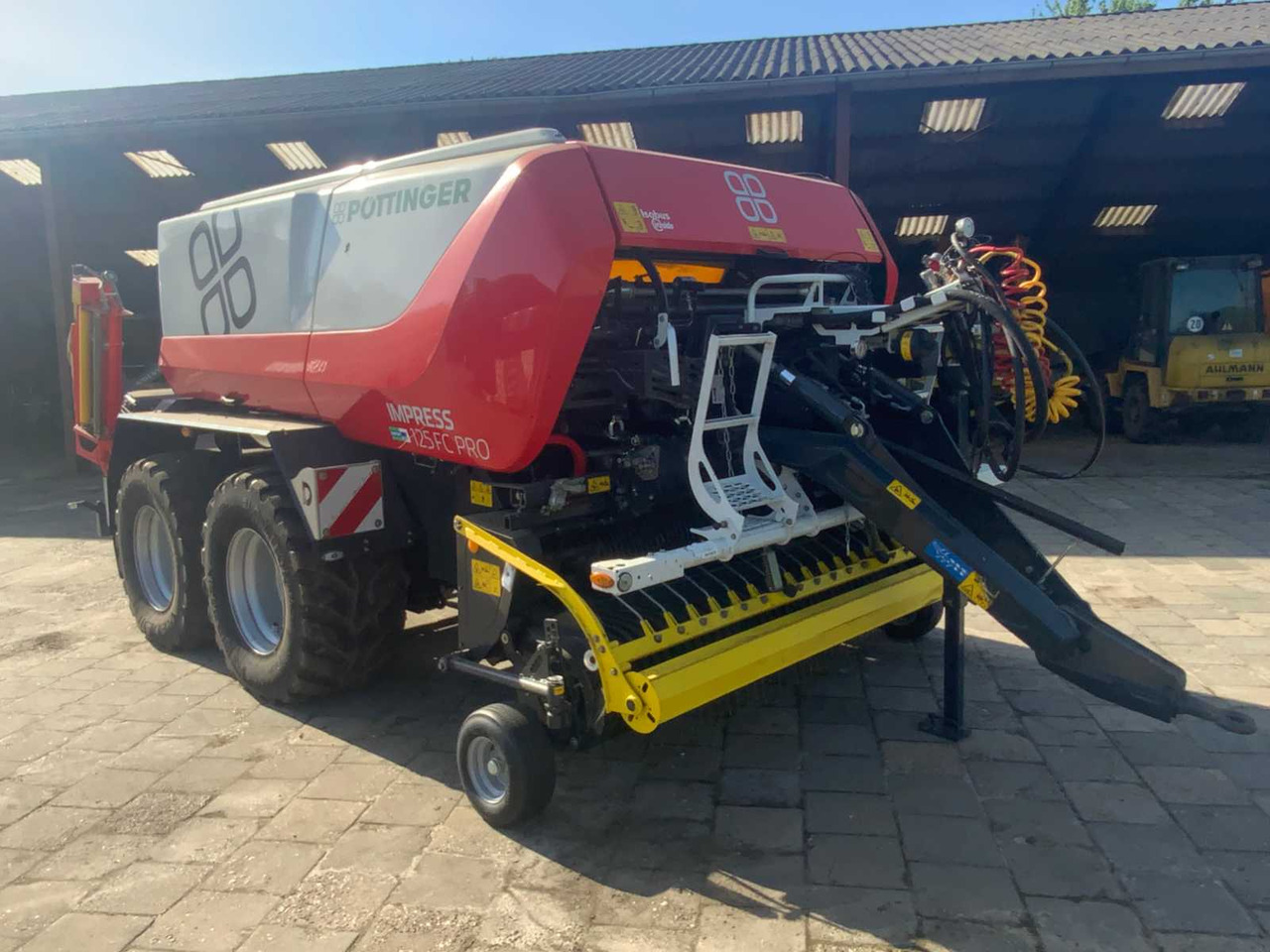 Presse à balles rondes Pöttinger Impress 125FC Pro