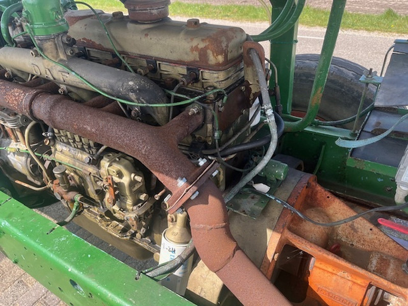 Pulvé porté DAF 615