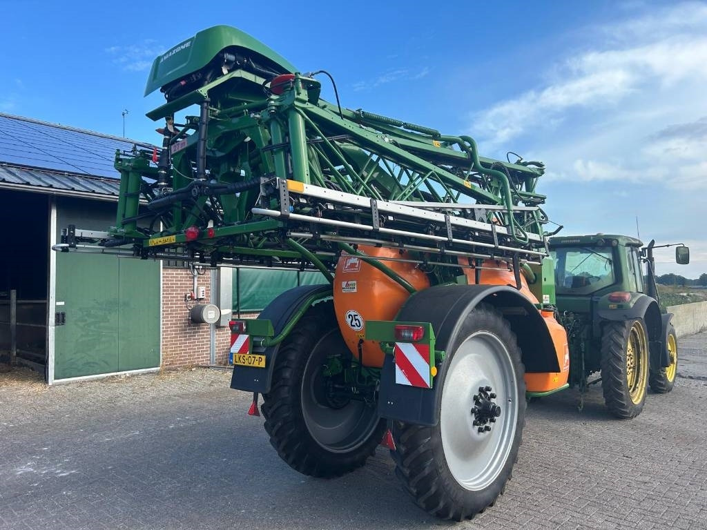 Pulvérisateur traîné Amazone UX 3200 Super