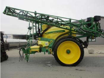 Pulvérisateur traîné John Deere 824
