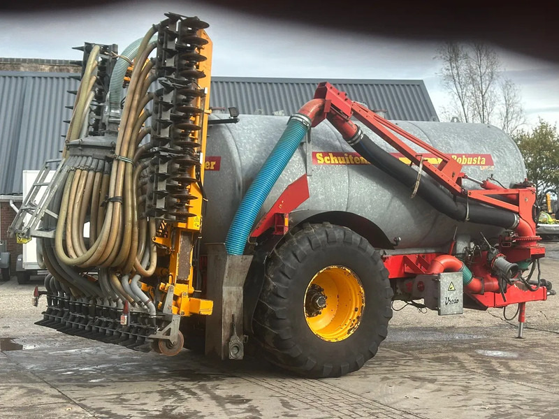 Machine agricole Schuitemaker Robusta 116 + Veenhuis euroject 7.60 Bemestertank