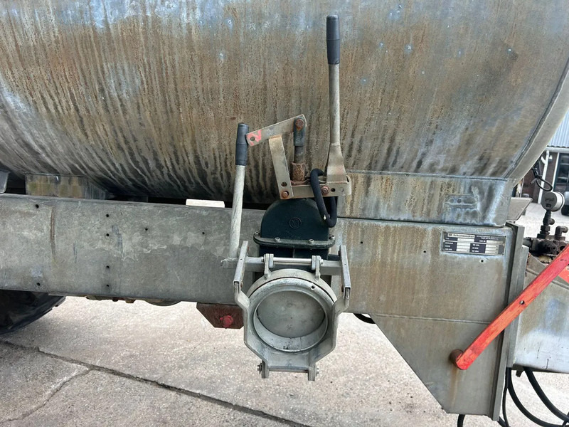 Machine agricole Schuitemaker Robusta 78 7800 Liter tank