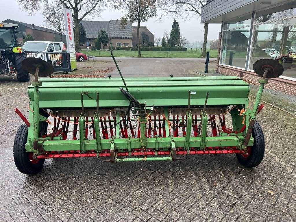 Semoir Hassia DU 100 300/36 zaaimachine