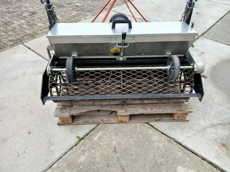 Semoir/ Planteuse tecma M 100