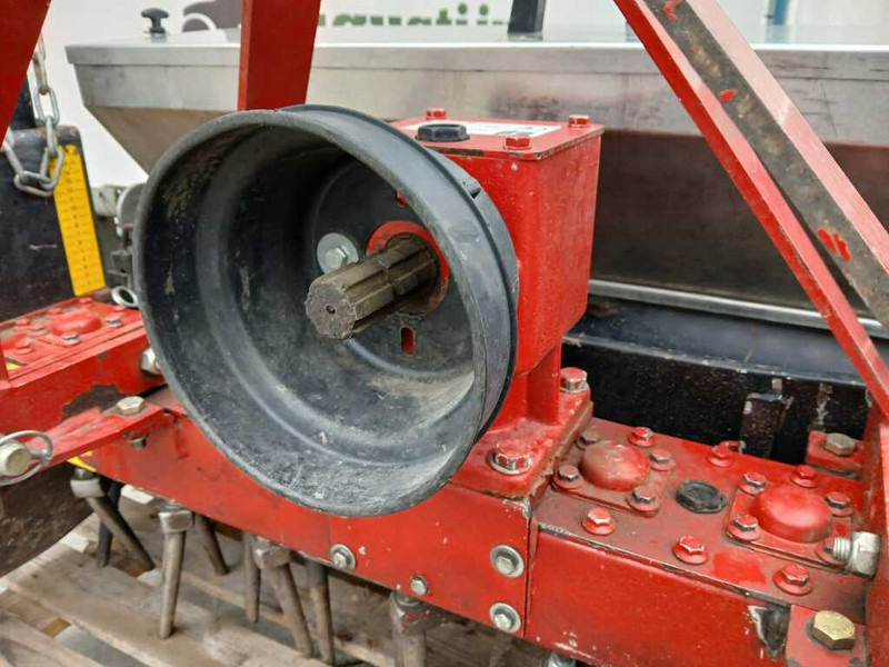 Semoir/ Planteuse tecma M 100
