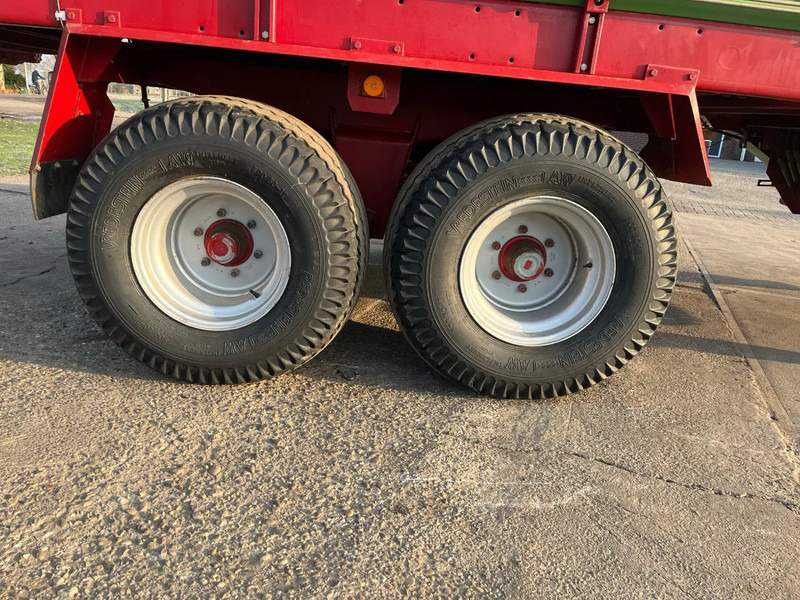 Machine agricole Strautmann Super vitesse 230 Opraapwagen Ladewagen stalvoeren