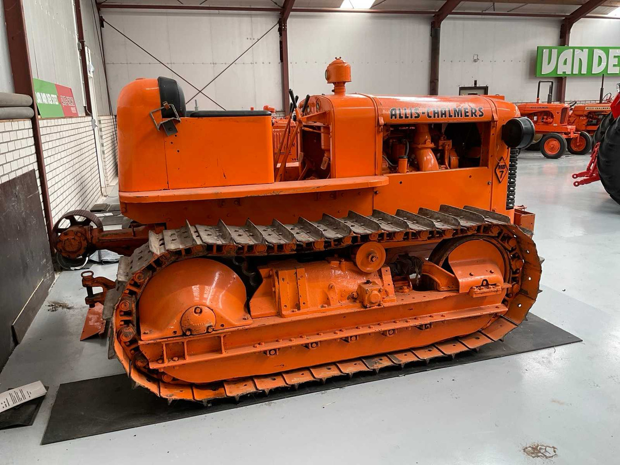 Tracteur à chenilles Allis-Chalmers HD 7