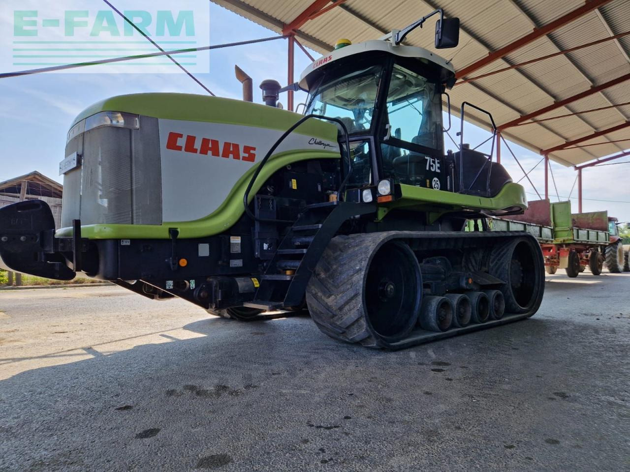 Tracteur à chenilles CLAAS Cat Challenger 75E