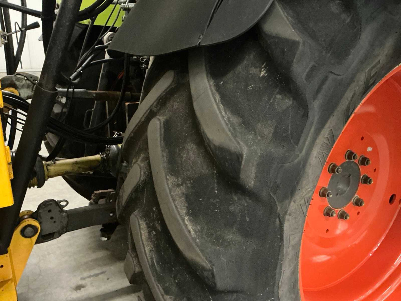 Tracteur agricole 2009 CLAAS AXION 820 ALL-WHEEL DRIVE FARM TRACTOR