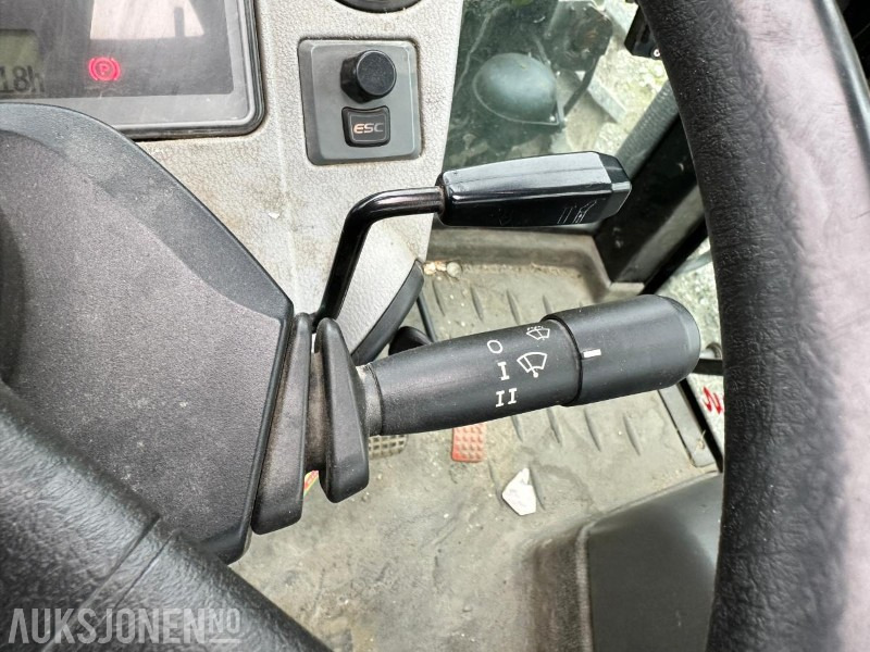 Tracteur agricole 2011 Claas Arion 430 med FL100 frontlaster – 133 hk, nye dekk, kamera og hydraulisk redskapslås, 3755 timer