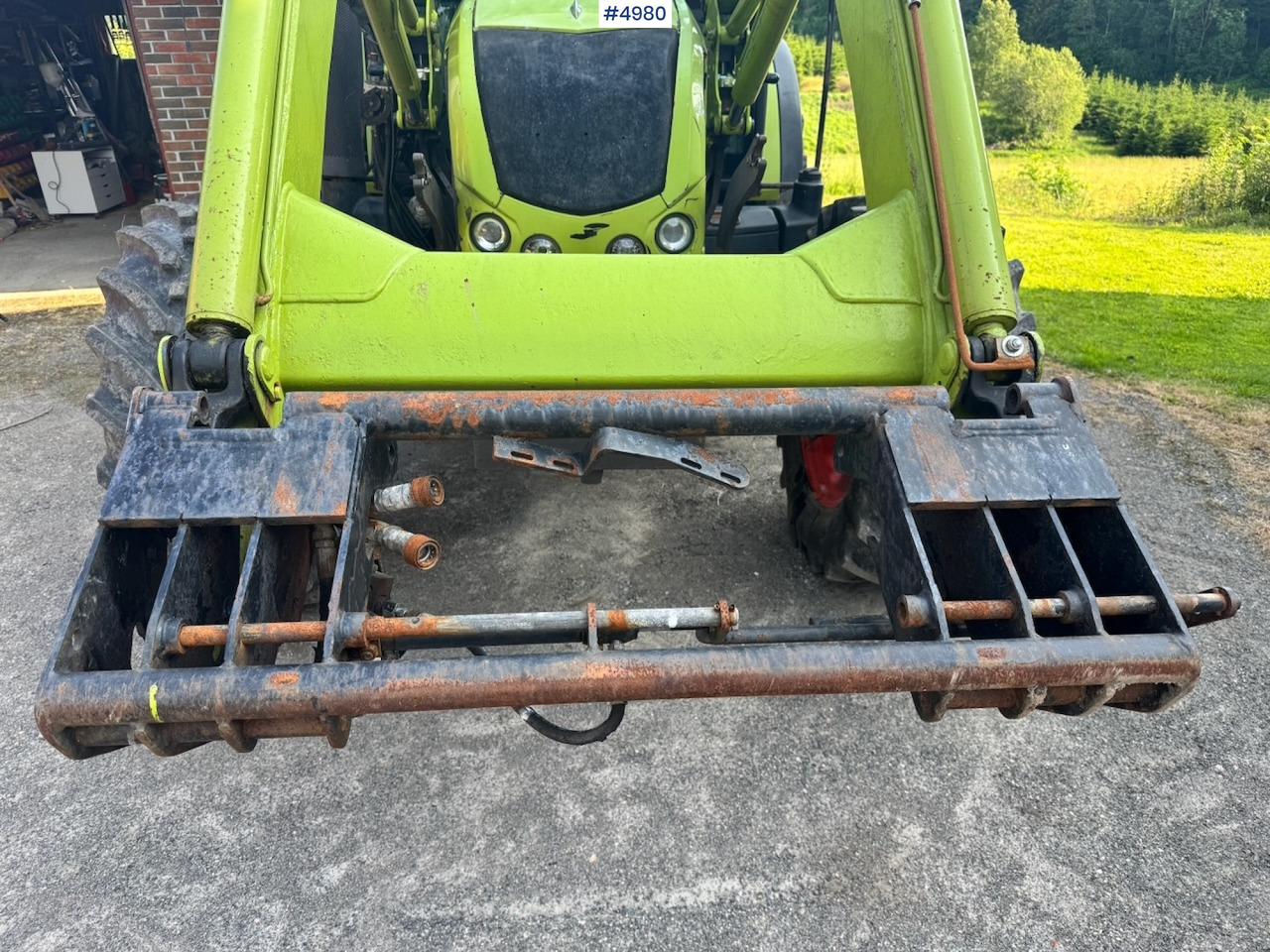 Tracteur agricole 2012 Claas Arion 430 with Front Loader – 5000 Hours!