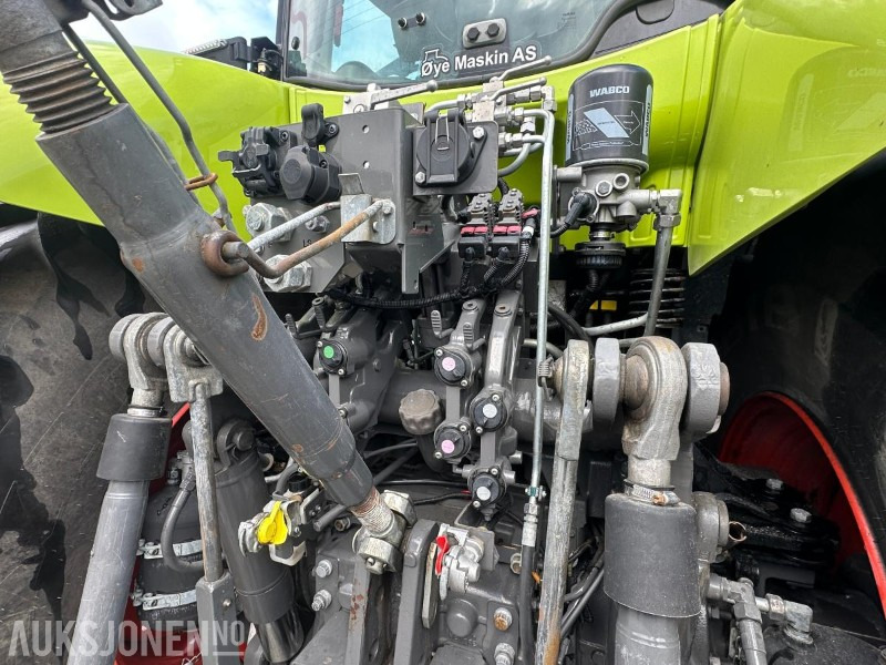 Tracteur agricole 2022 Claas Axion 870 - 301 hk - 50 km/t - Front PTO - TRI dekk og landbruksdekk - Brøyteplate - EU godkjent