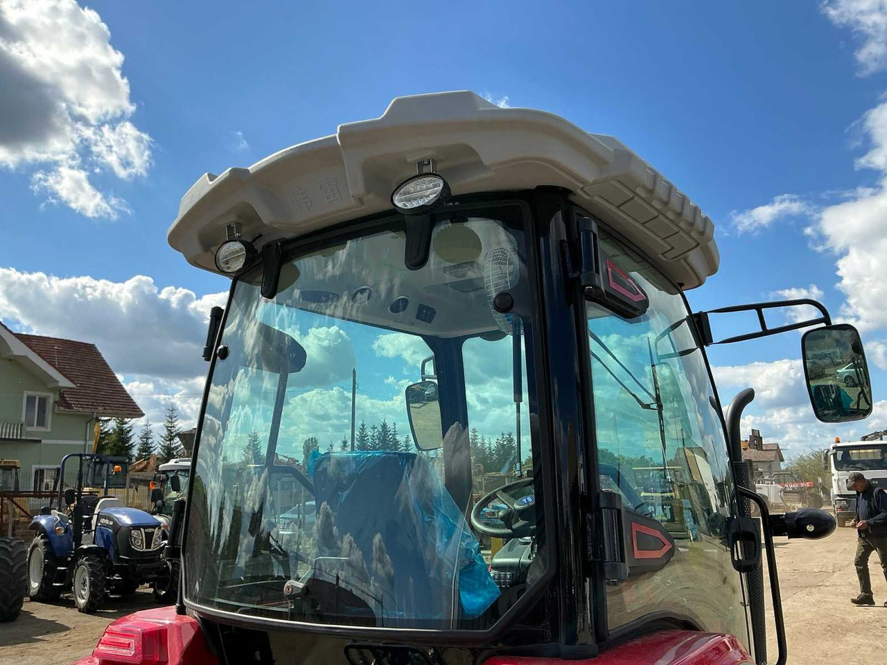 Tracteur agricole - 604 - 4-WHEEL DRIVE TRACTOR - 2025