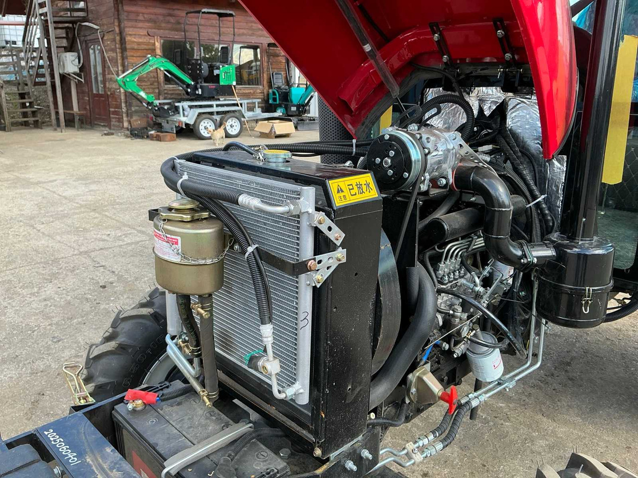 Tracteur agricole - 604 - 4-WHEEL DRIVE TRACTOR - 2025