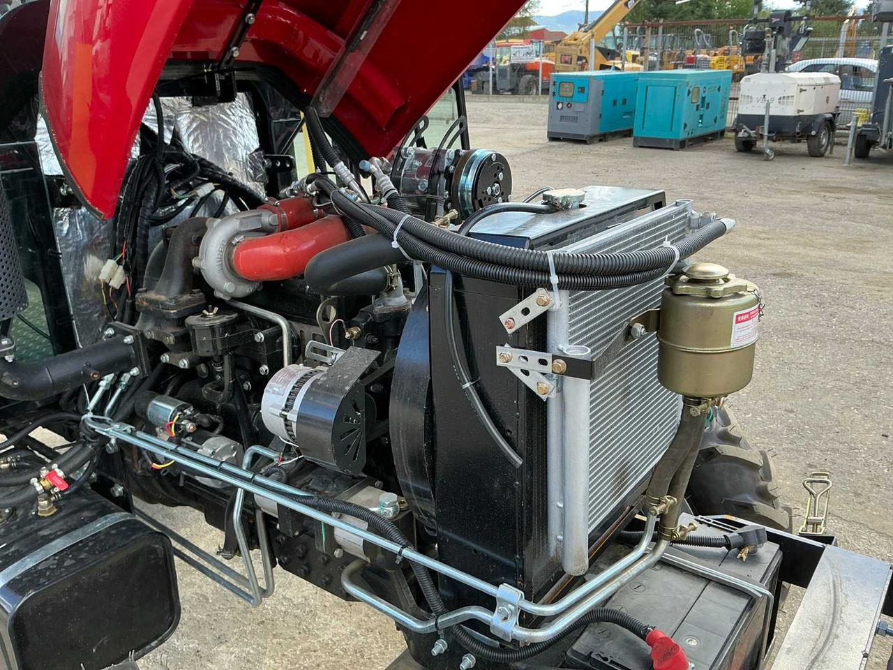 Tracteur agricole - 604 - 4-WHEEL DRIVE TRACTOR - 2025