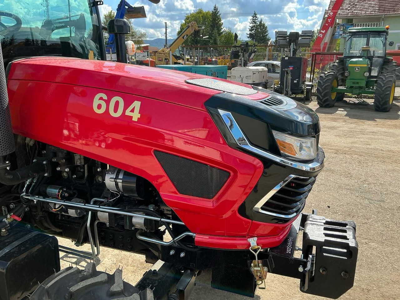 Tracteur agricole - 604 - 4-WHEEL DRIVE TRACTOR - 2025