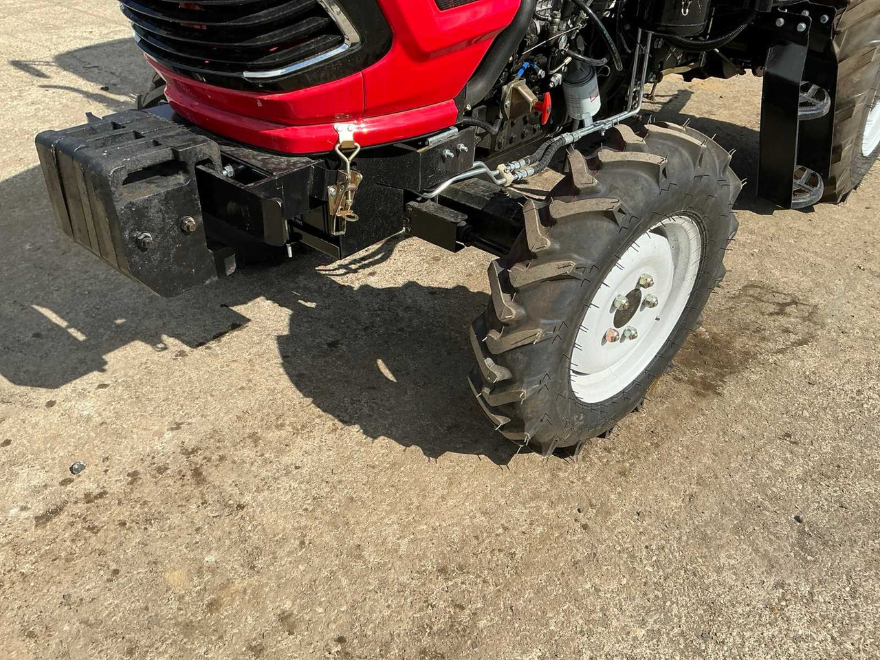 Tracteur agricole - 604 - 4-WHEEL DRIVE TRACTOR - 2025