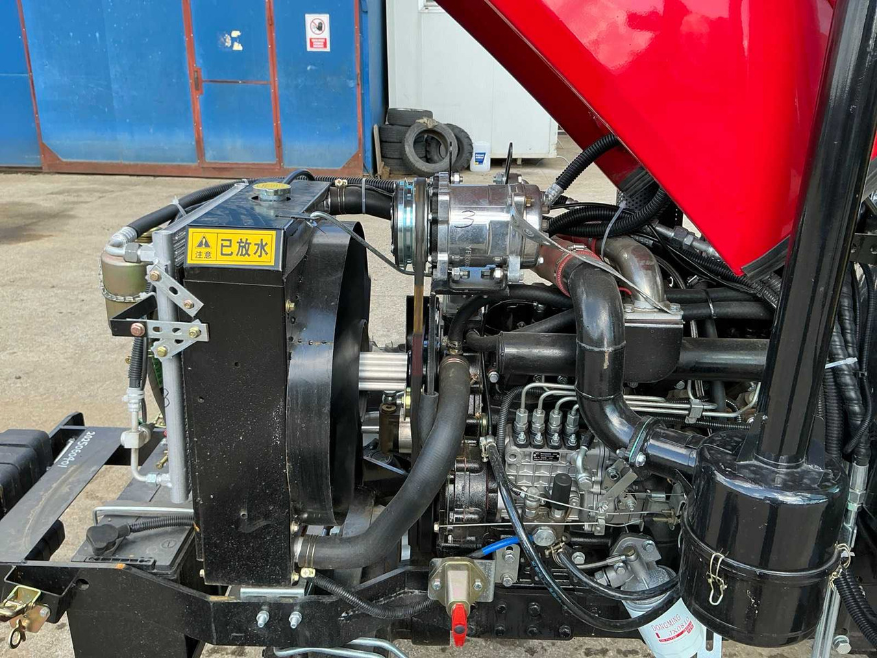 Tracteur agricole - 604 - 4-WHEEL DRIVE TRACTOR - 2025