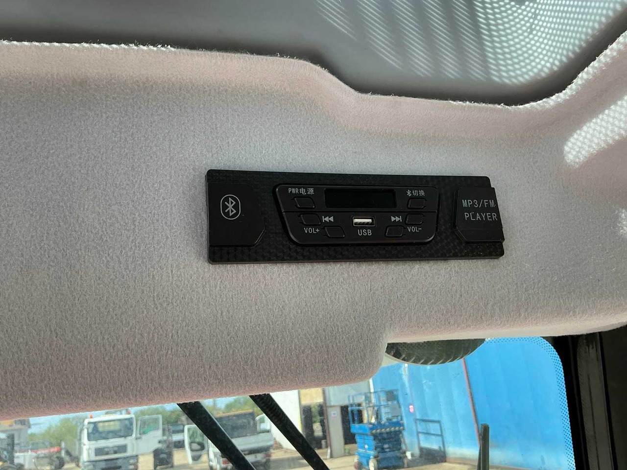 Tracteur agricole - 604 - 4-WHEEL DRIVE TRACTOR - 2025