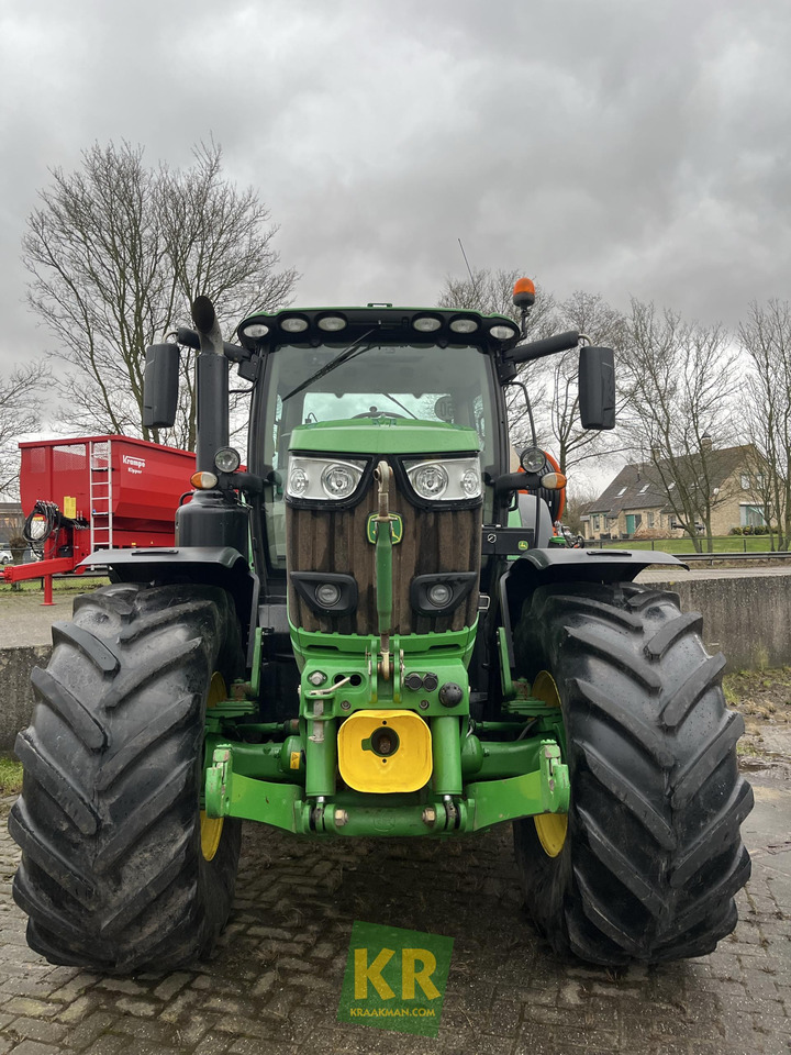Tracteur agricole 6215R John Deere
