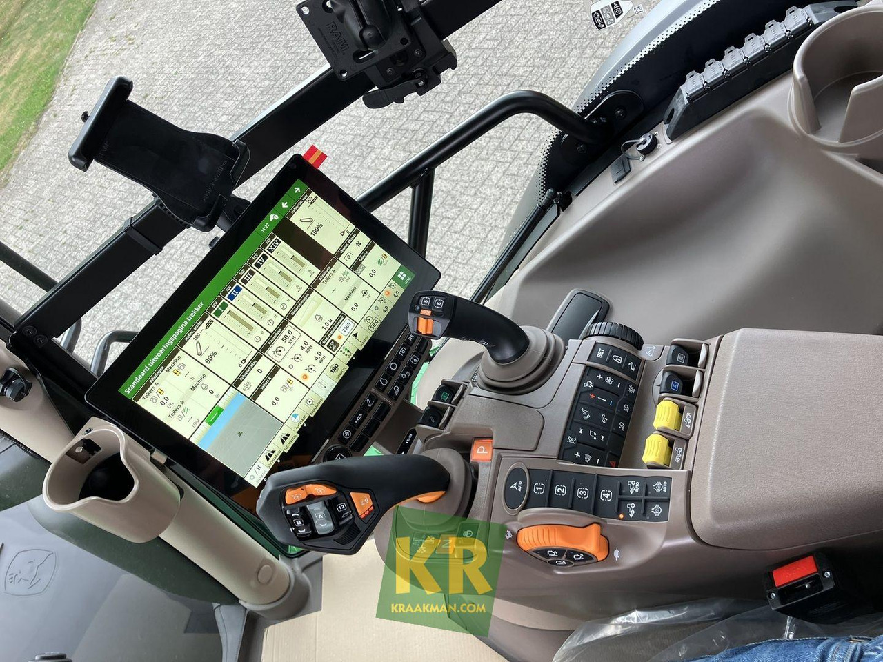 Tracteur agricole 6R 230 John Deere