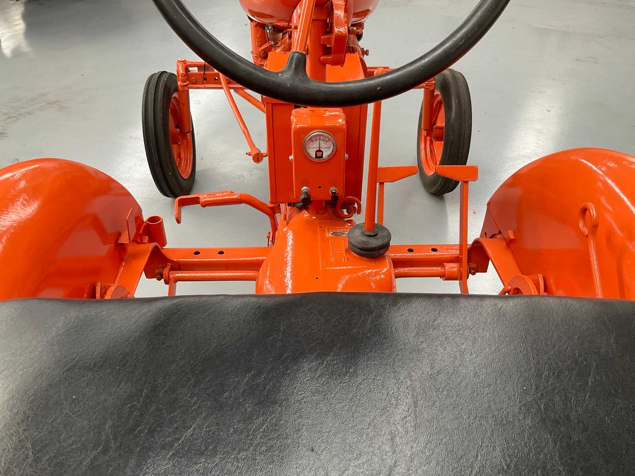 Tracteur agricole Allis-Chalmers B