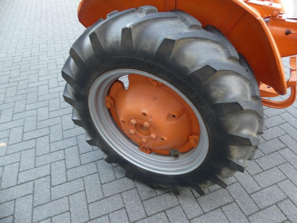 Tracteur agricole Allis Chalmers D272