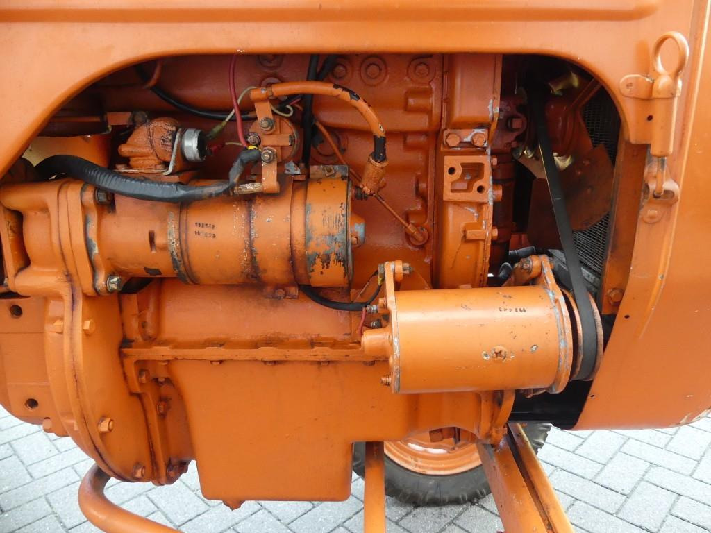 Tracteur agricole Allis Chalmers D272