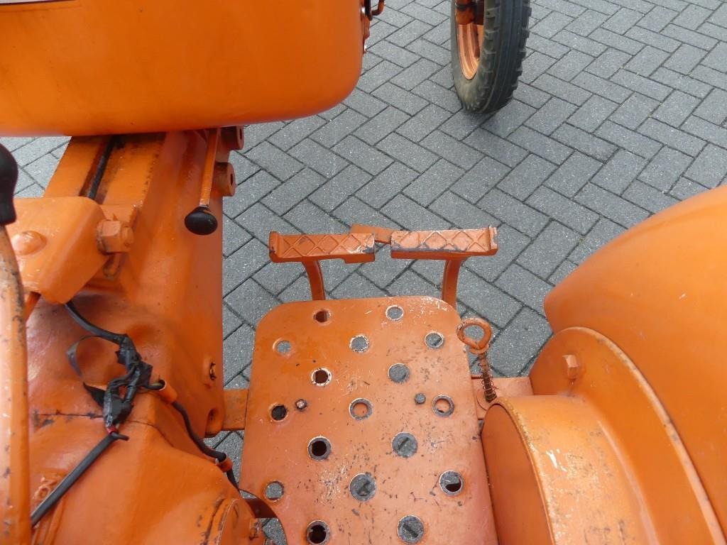 Tracteur agricole Allis Chalmers D272