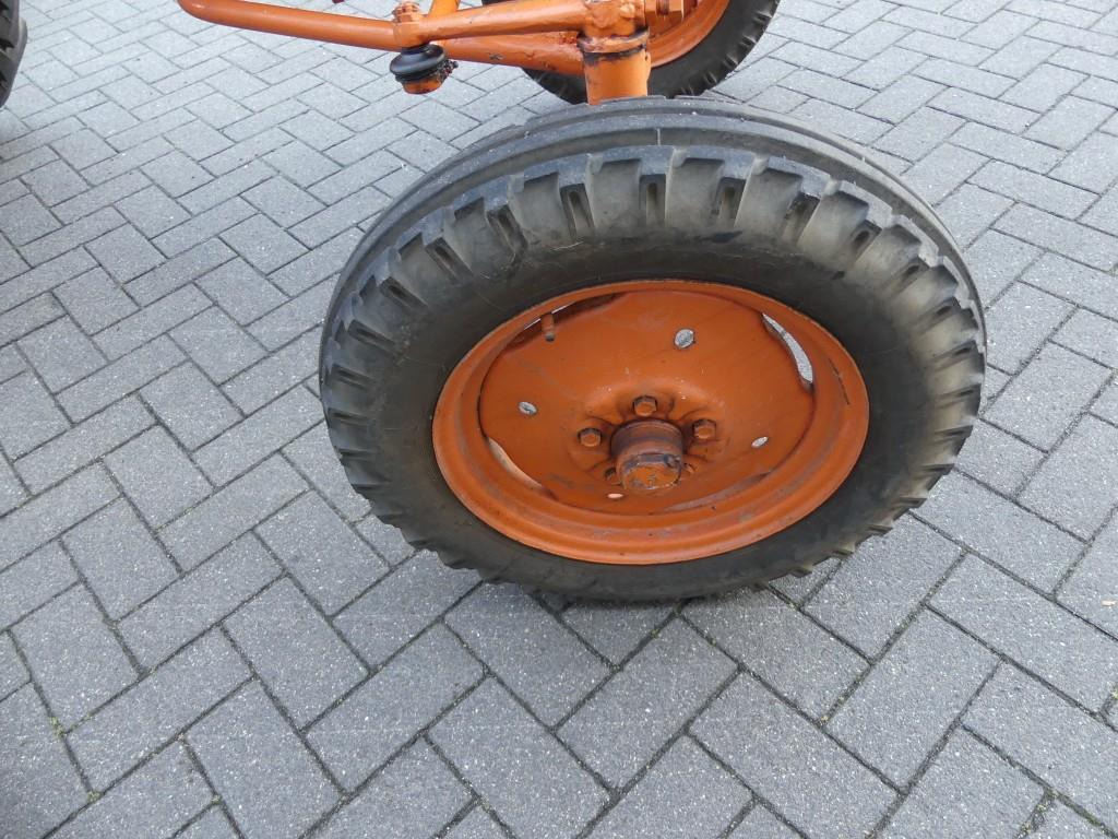 Tracteur agricole Allis Chalmers D272