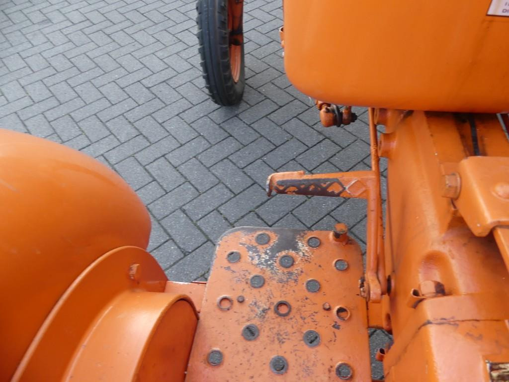 Tracteur agricole Allis Chalmers D272