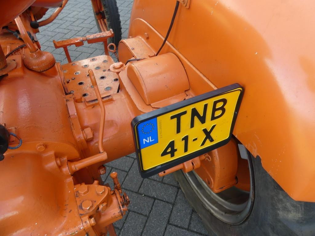 Tracteur agricole Allis Chalmers D272