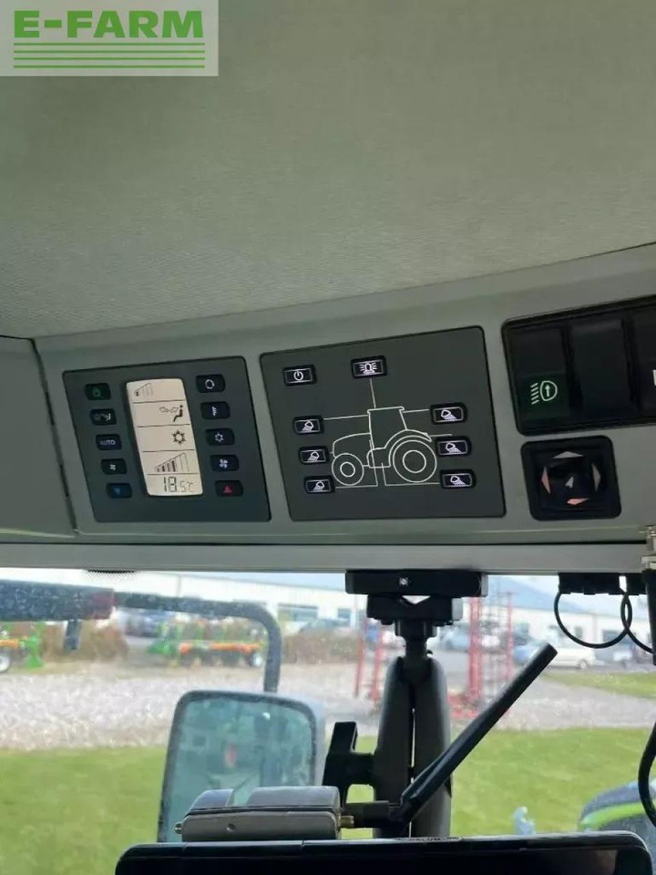 Tracteur agricole CLAAS