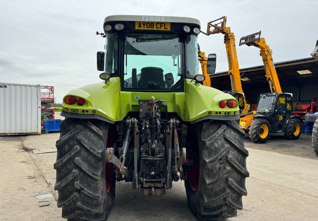Tracteur agricole CLAAS 630