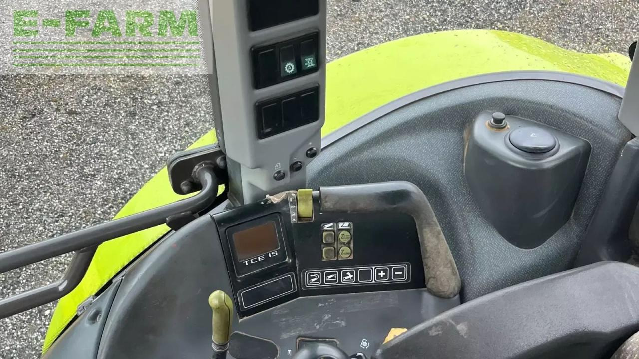 Tracteur agricole CLAAS 697