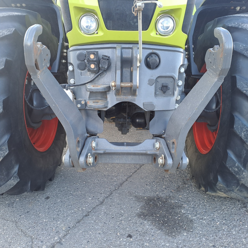 Tracteur agricole CLAAS 830 AXION - ASTA AGRIBERTOCCHI