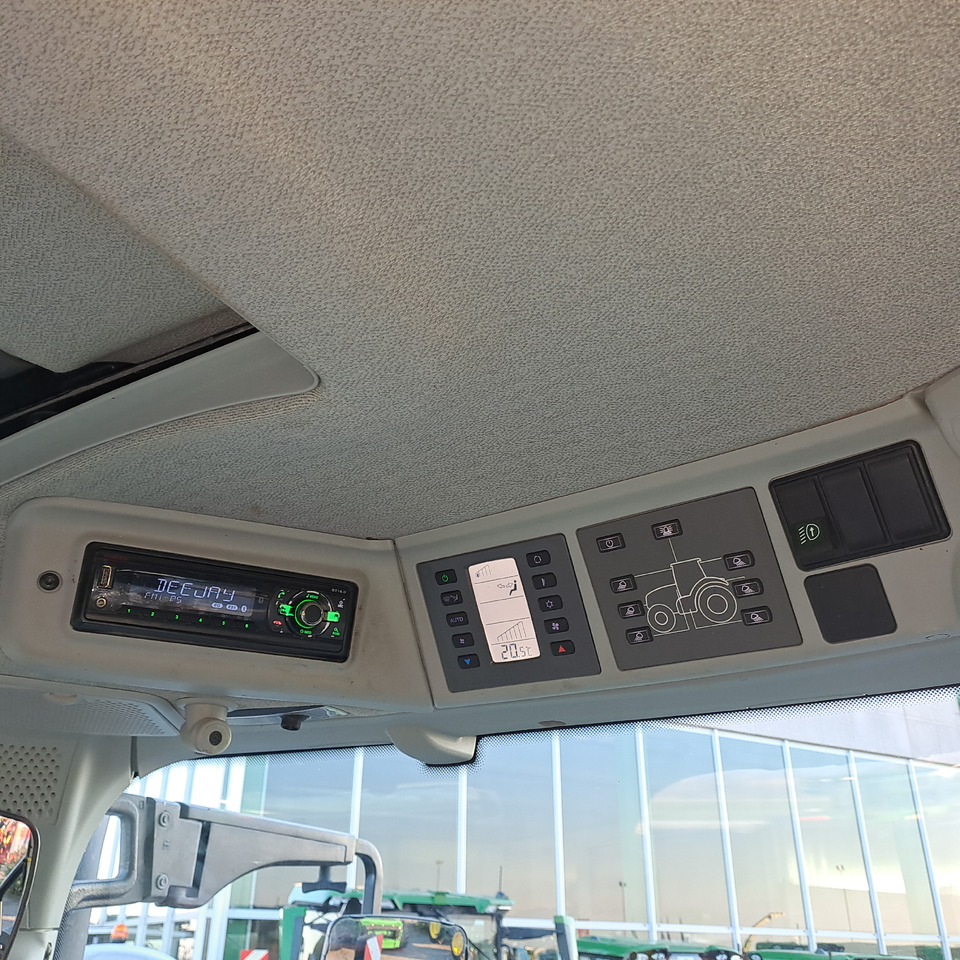 Tracteur agricole CLAAS 830 AXION - ASTA AGRIBERTOCCHI