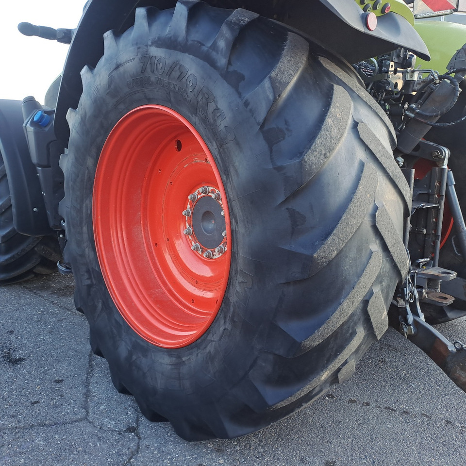 Tracteur agricole CLAAS 830 AXION - ASTA AGRIBERTOCCHI