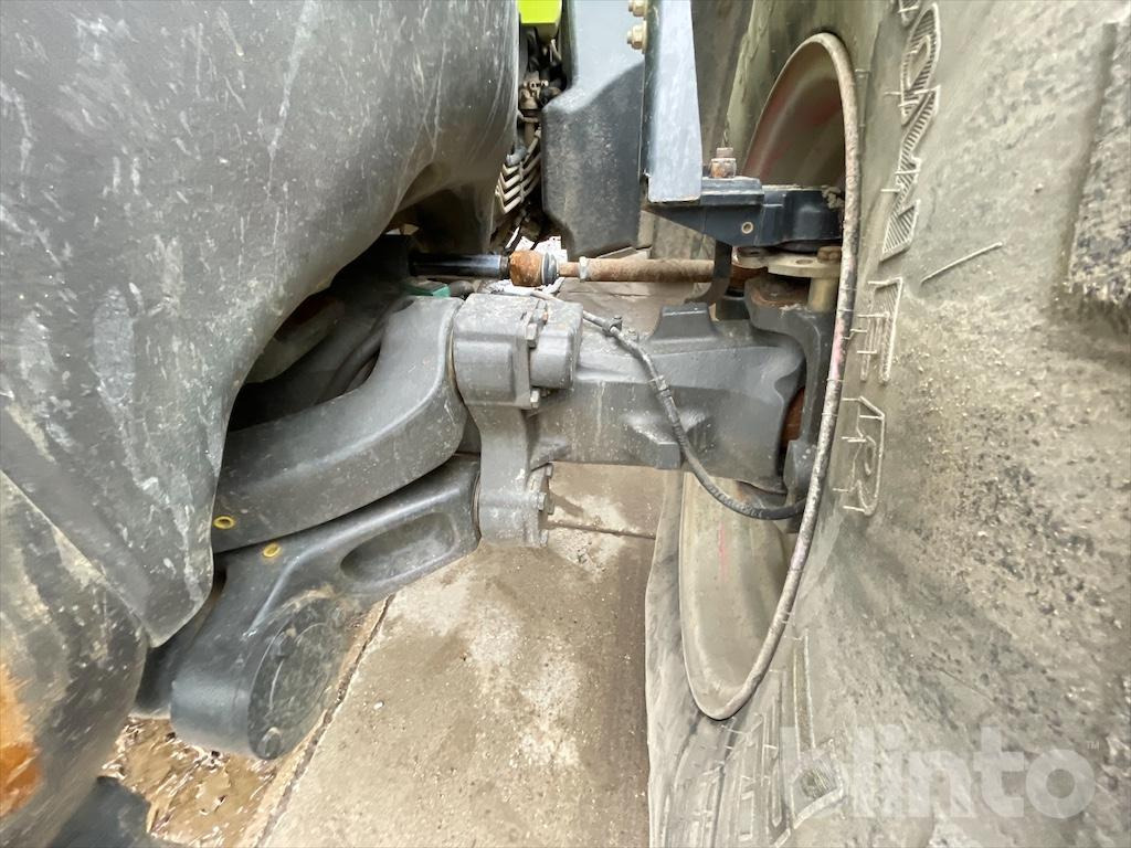 Tracteur agricole CLAAS 850 AXION (2015)