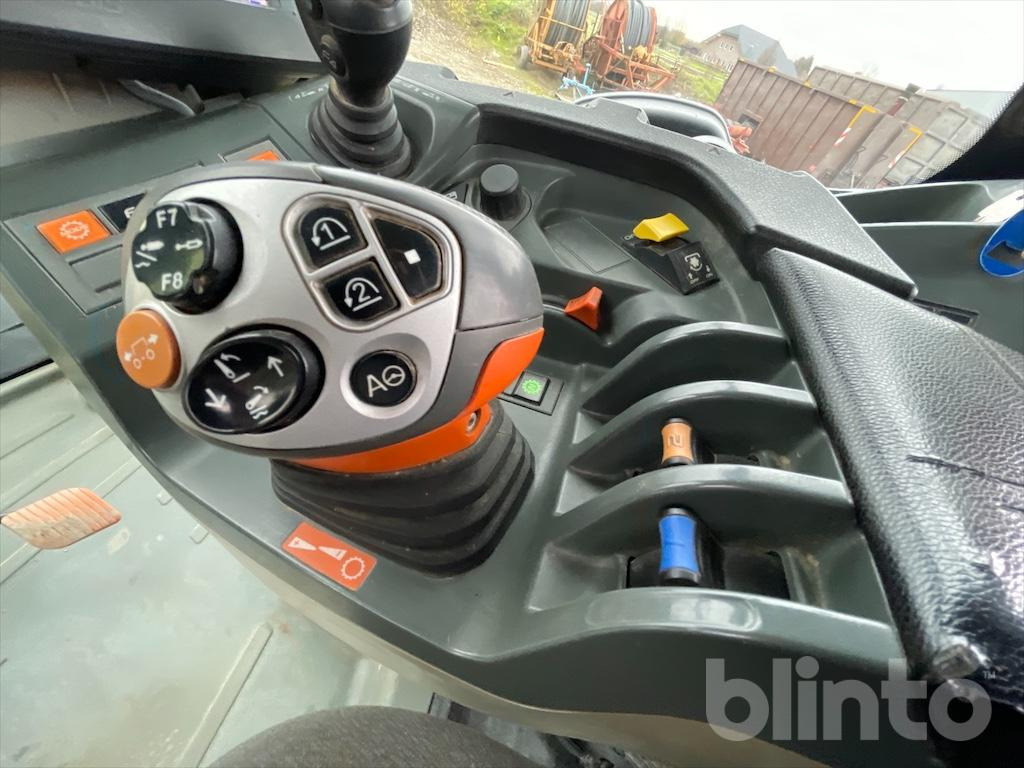 Tracteur agricole CLAAS 850 AXION (2015)